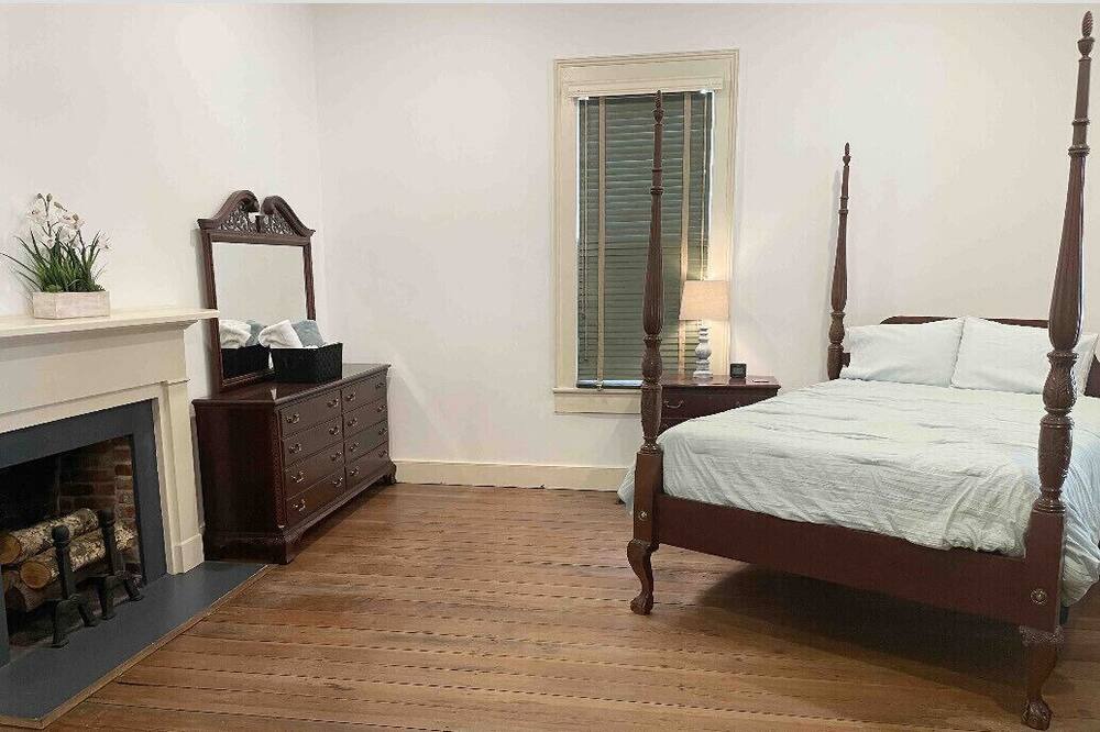Photo of Bedroom in Montgomery