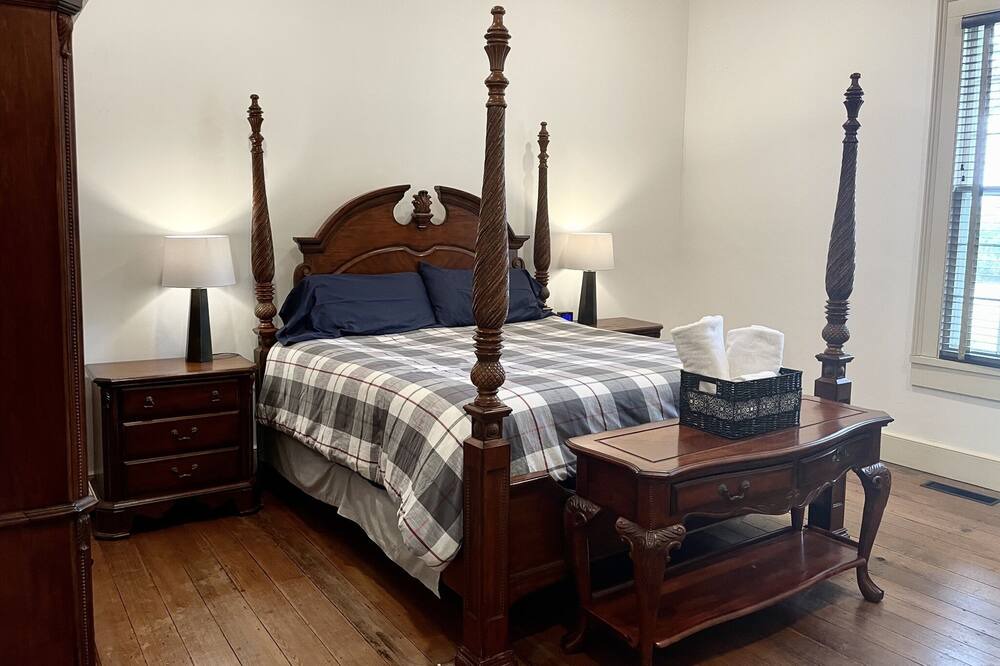 Photo of Bedroom in Montgomery