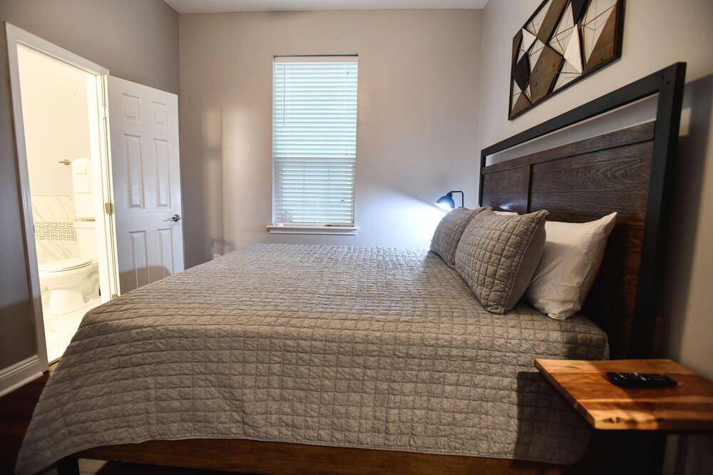 Photo of Bedroom in Mid-City
