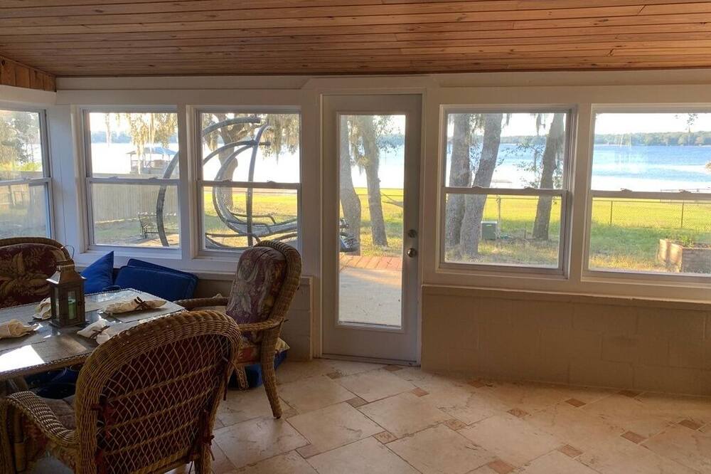 Photo of Livingroom in Melrose
