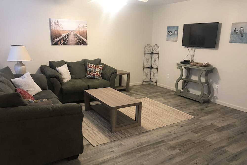 Photo of Livingroom in Gautier