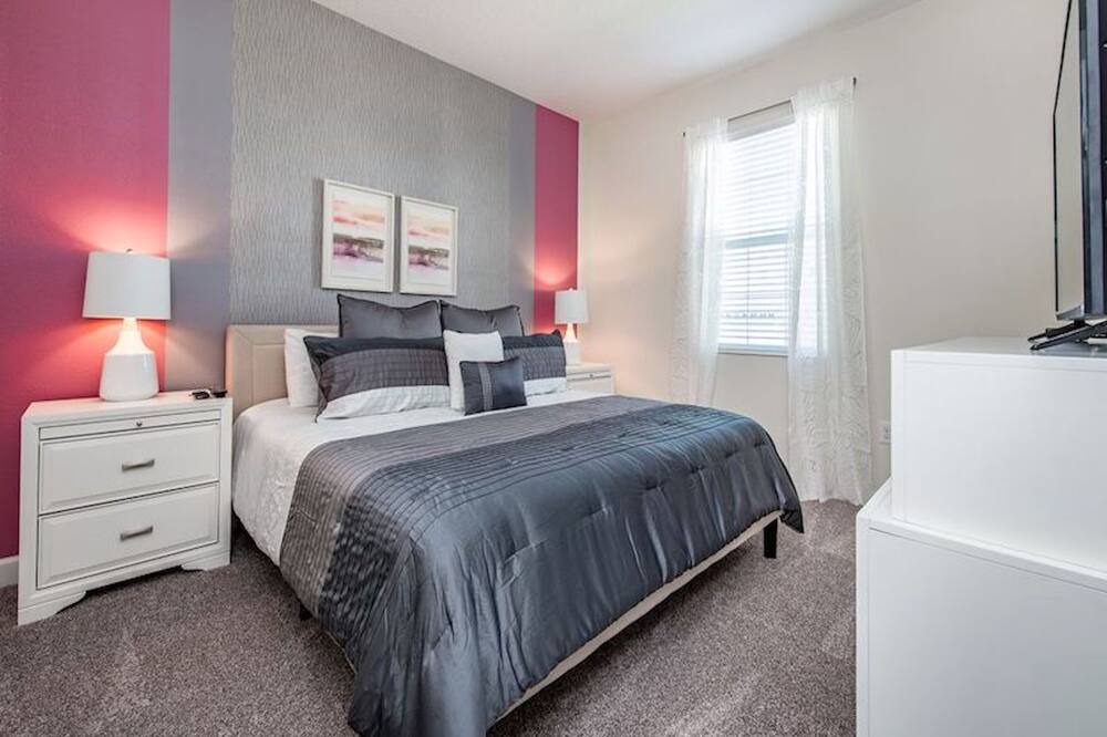 Photo of Bedroom in Davenport