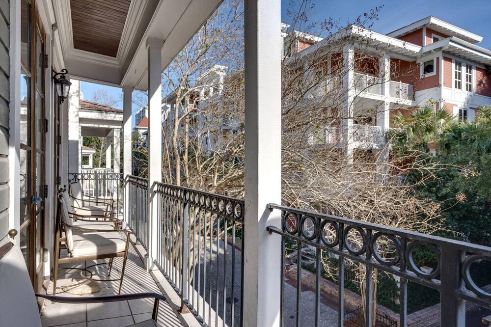 Photo of Patio Balcony in Baytowne Wharf