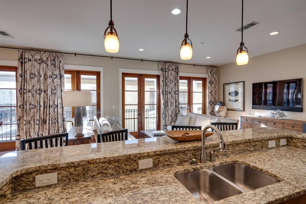 Photo of Kitchen in Baytowne Wharf