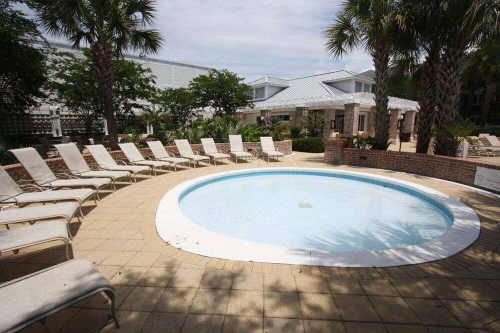 Photo of Outdoor in Baytowne Wharf
