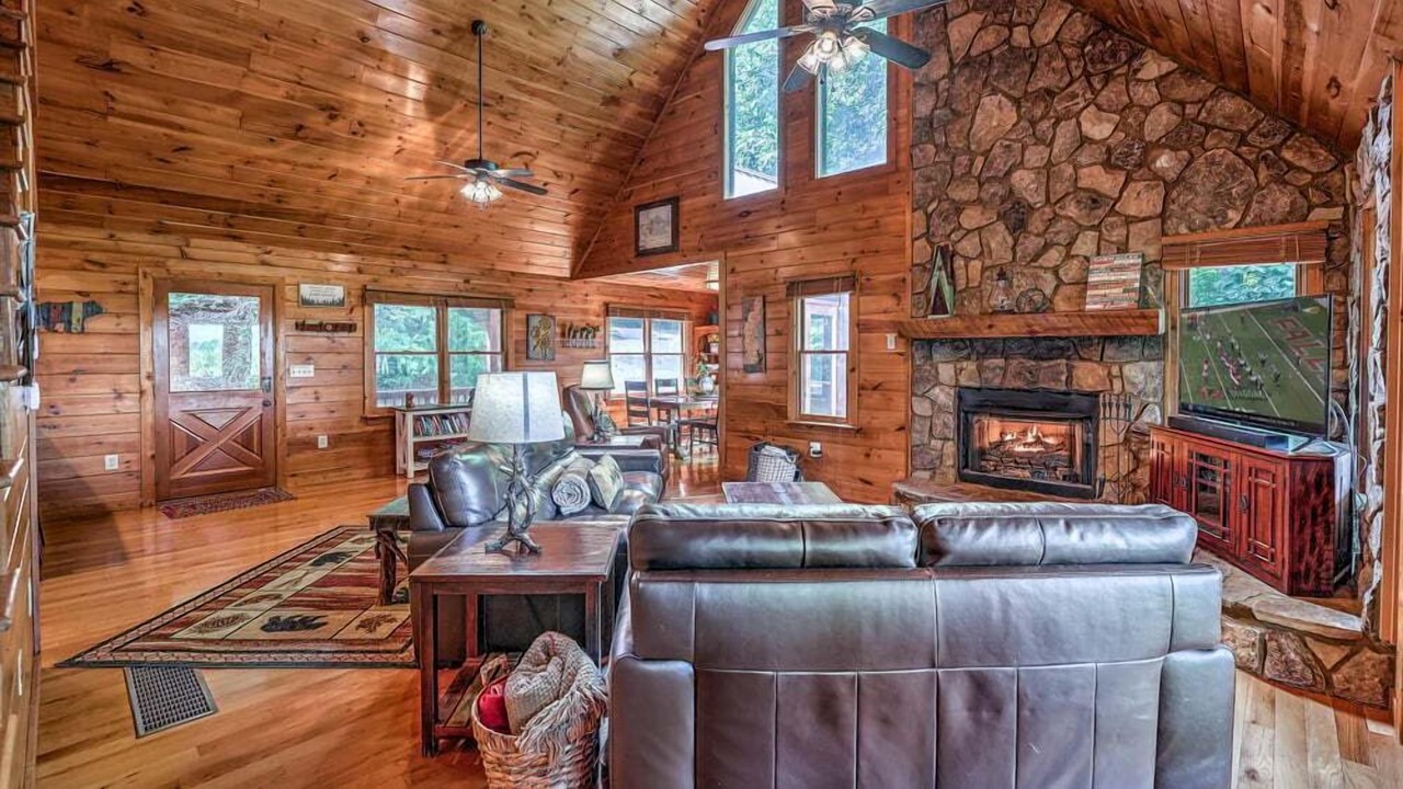 Photo of Livingroom in My Mountain