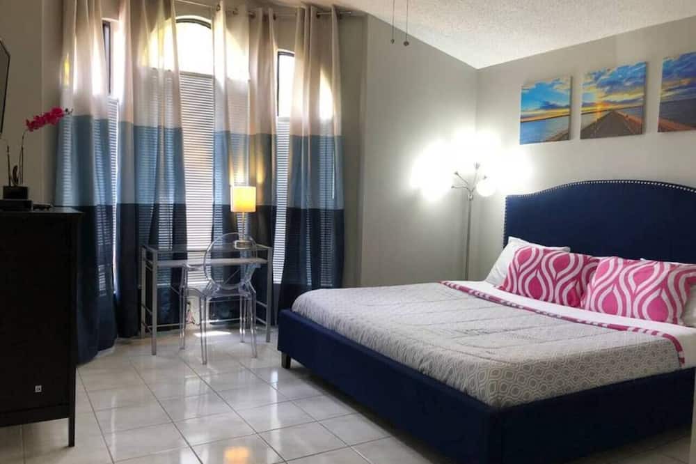 Photo of Bedroom in Williamsburg