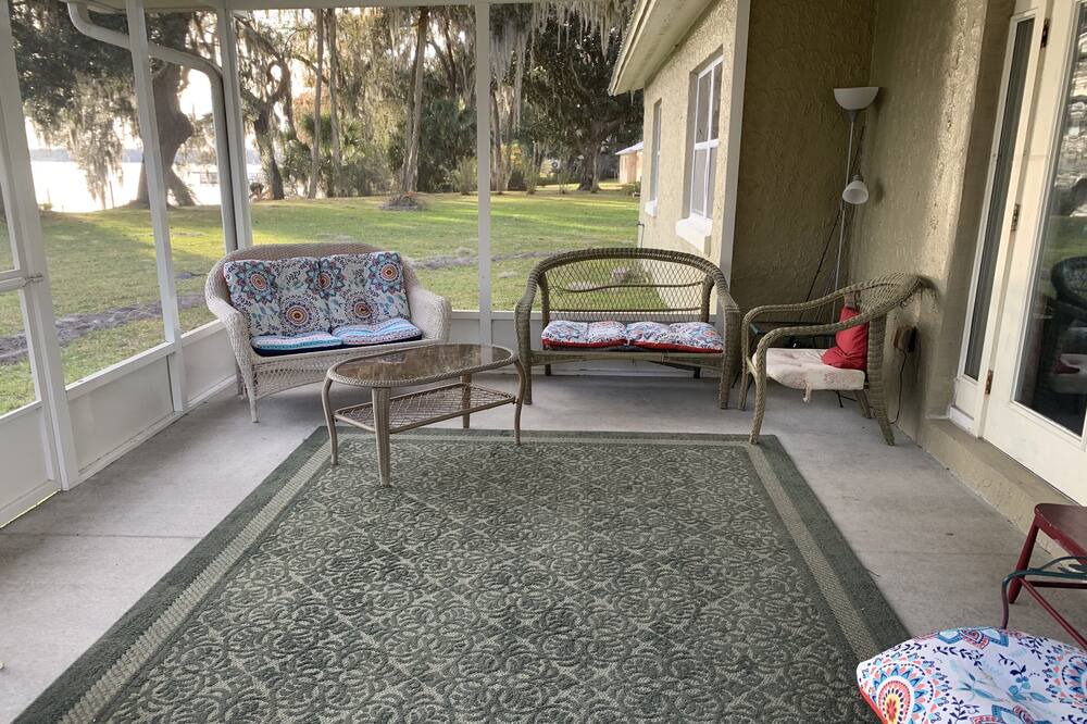 Photo of Patio Balcony in East Palatka