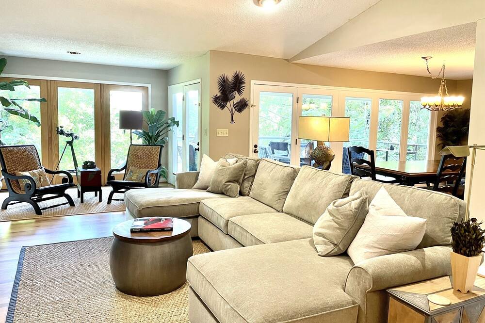 Photo of Bedroom in Northport