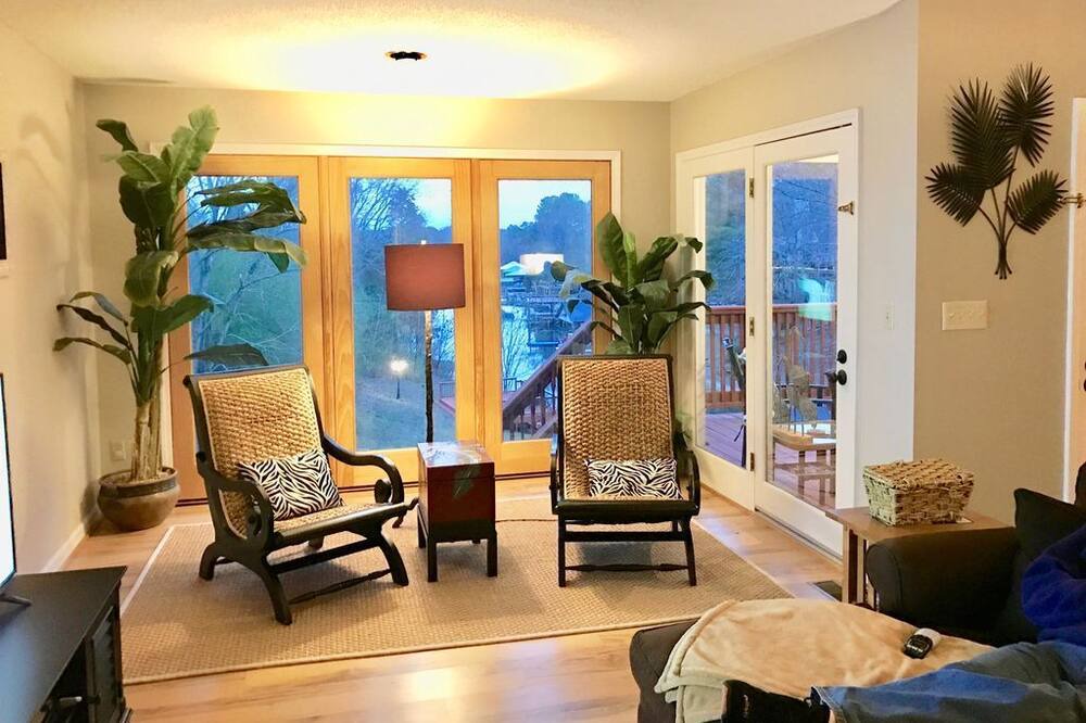 Photo of Bedroom in Northport
