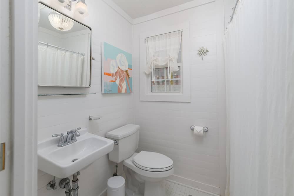 Photo of Bathroom in Tybee Island