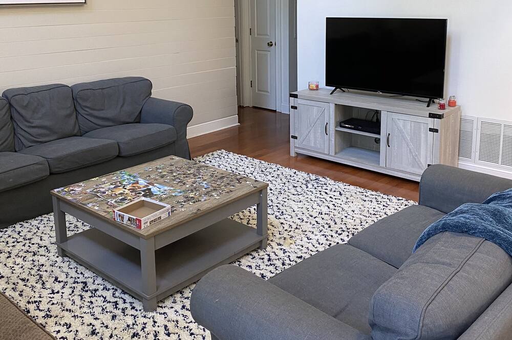 Photo of Livingroom in Eatonton