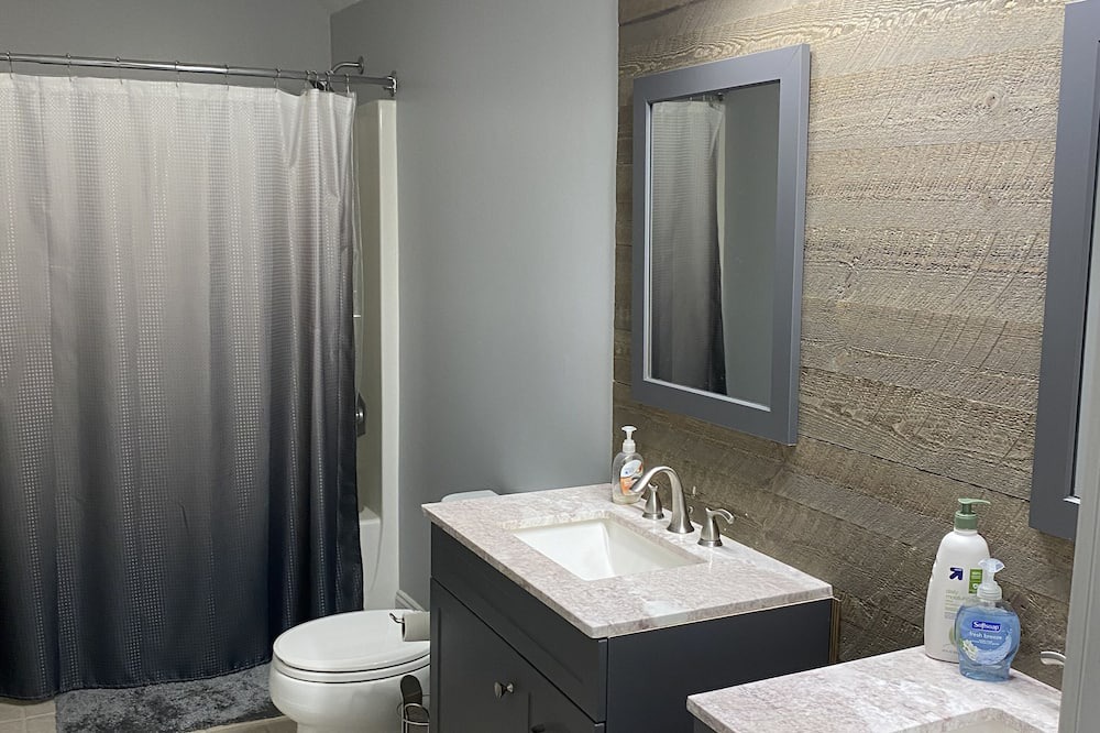 Photo of Bathroom in Eatonton
