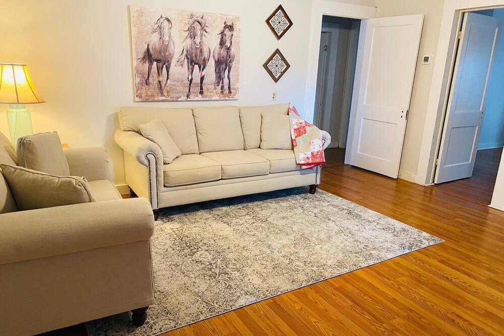 Photo of Livingroom in Lake City