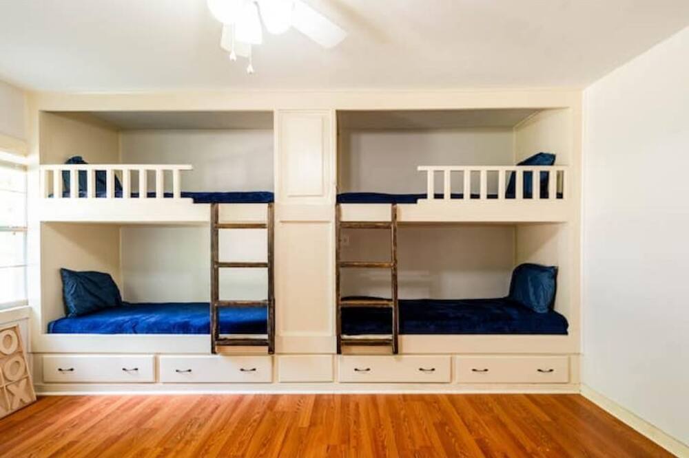 Photo of Bedroom in Lake City