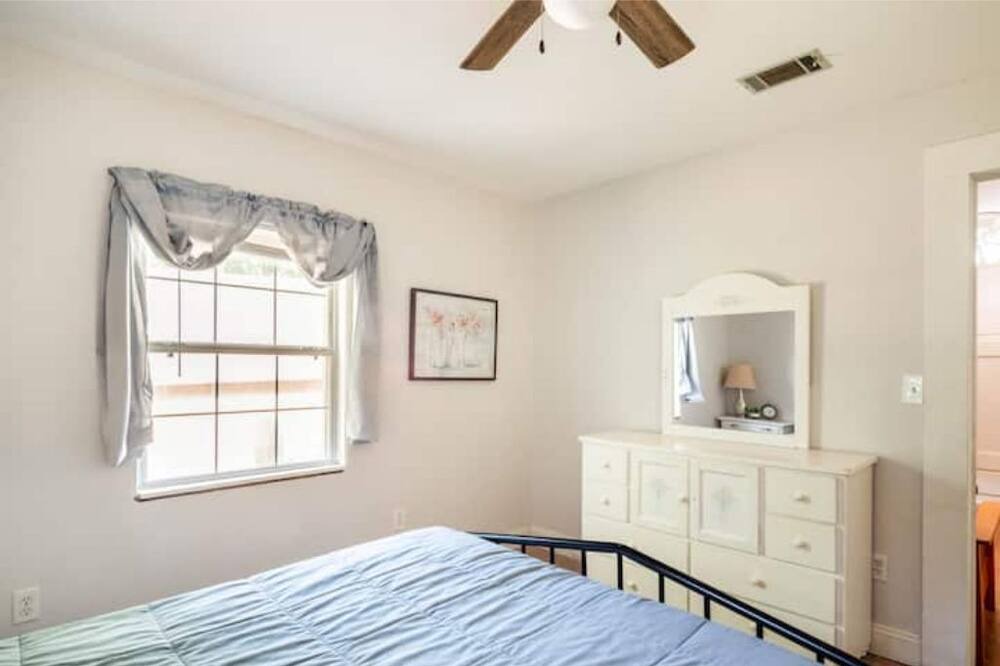 Photo of Bedroom in Lake City