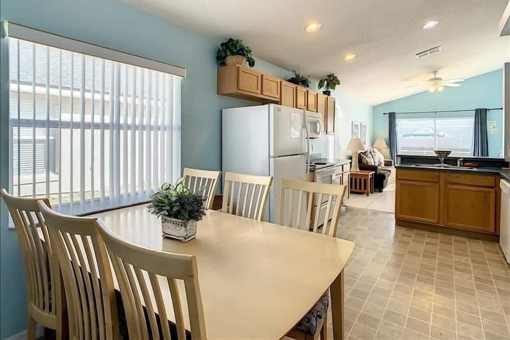 Photo of Bedroom in Florida Pines