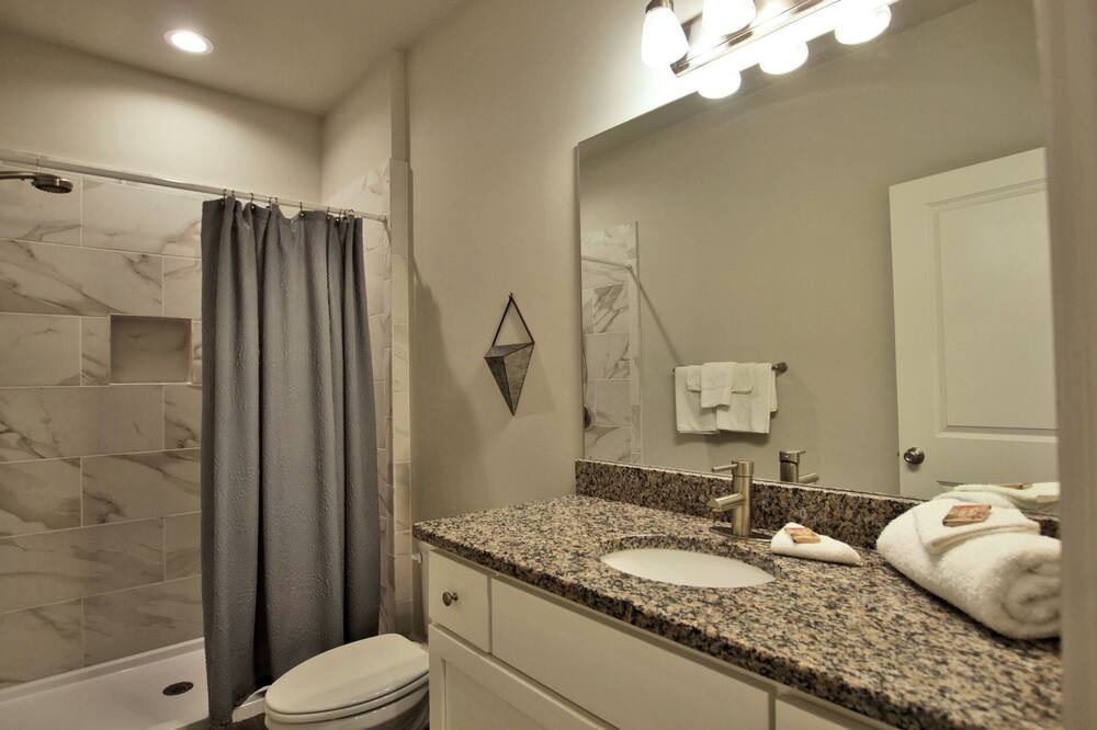 Photo of Bathroom in Gulf Shores