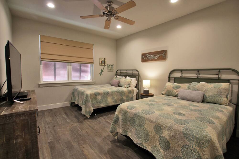 Photo of Bedroom in Gulf Shores