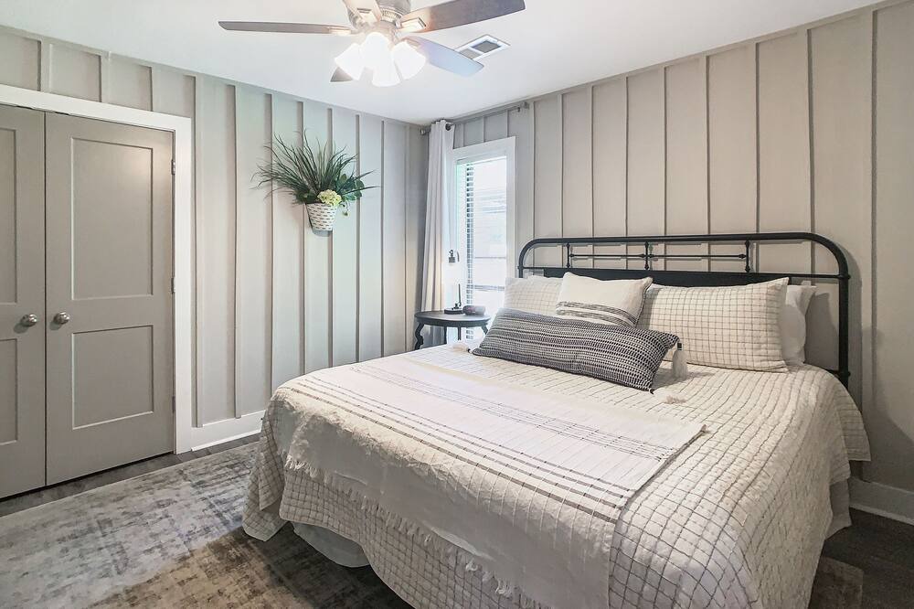 Photo of Bedroom in Northport