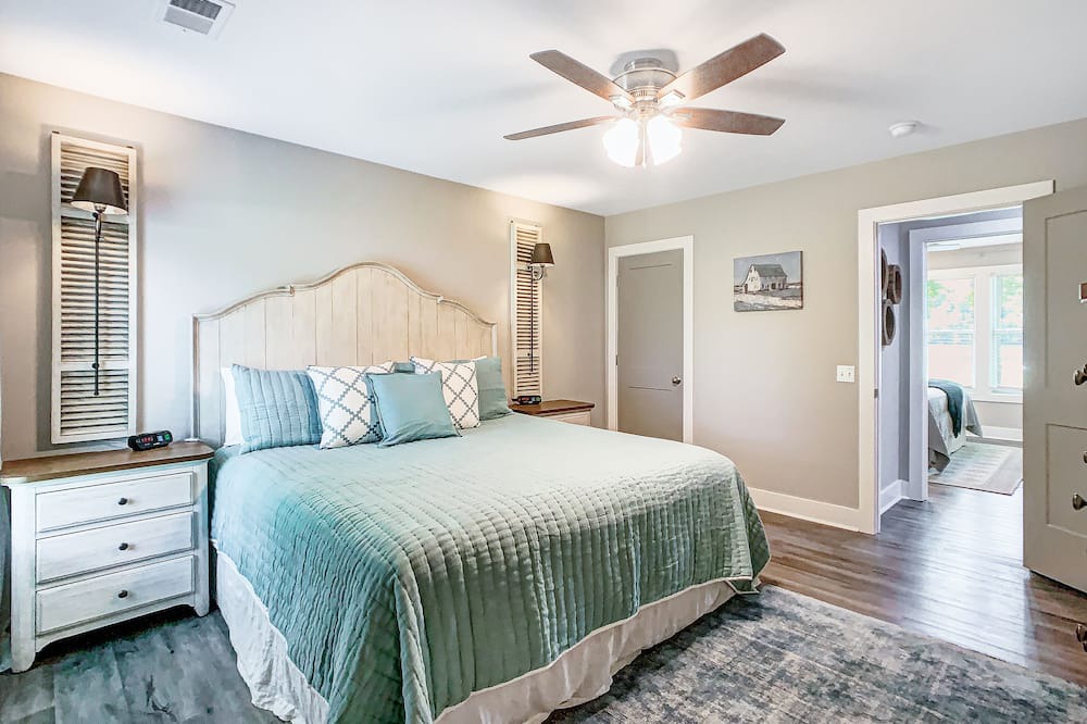 Photo of Bedroom in Northport