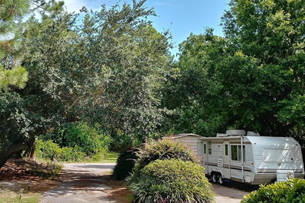 Photo of Others in Oak Court