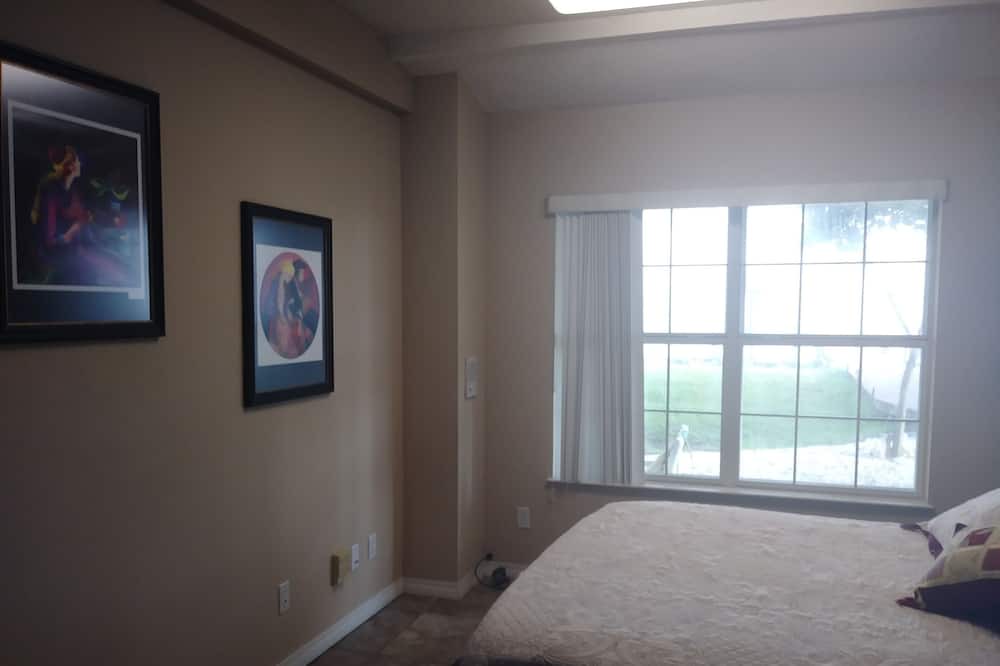 Photo of Bedroom in Oak Court