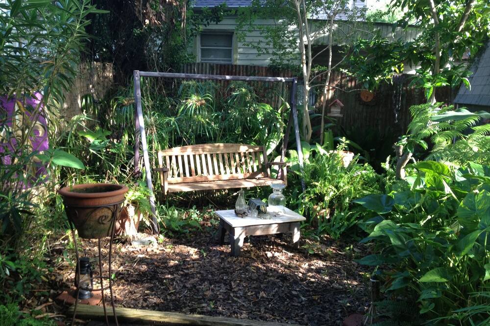 Photo of Outdoor in Faubourg Delassize