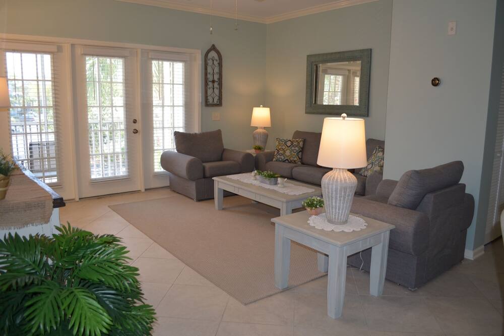 Photo of Livingroom in Saint Simons Heights