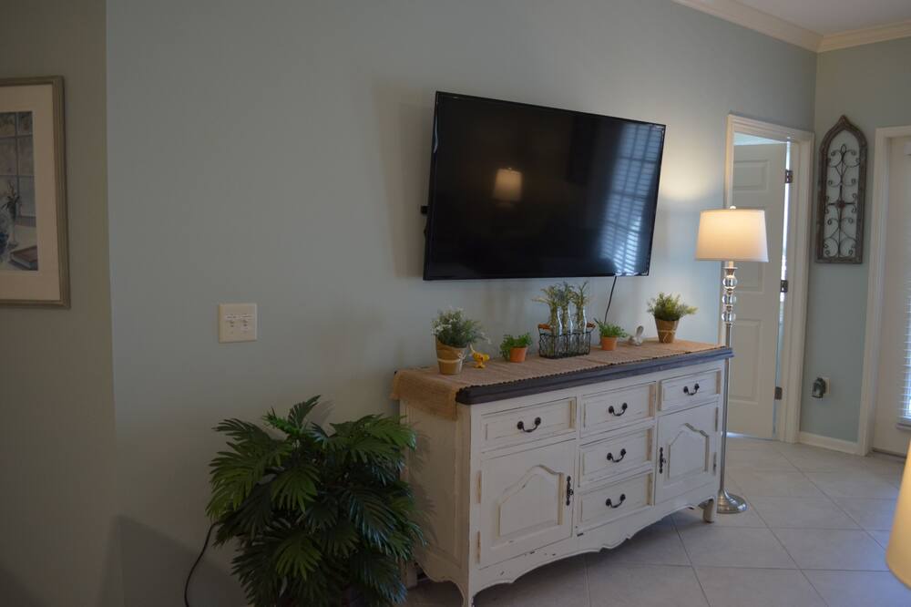 Photo of Bedroom in Saint Simons Heights
