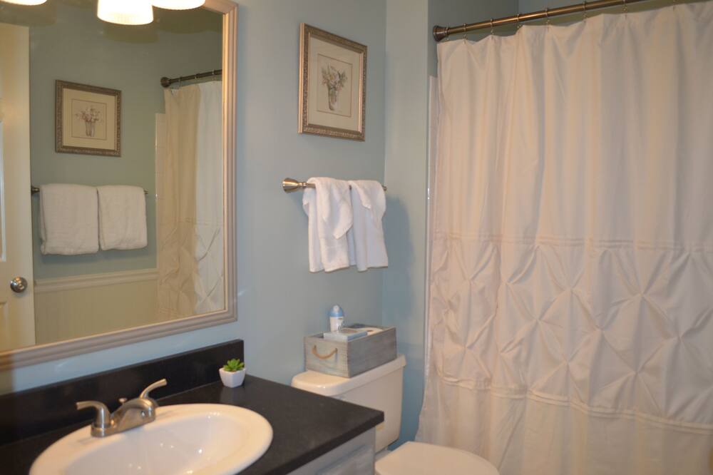 Photo of Bathroom in Saint Simons Heights