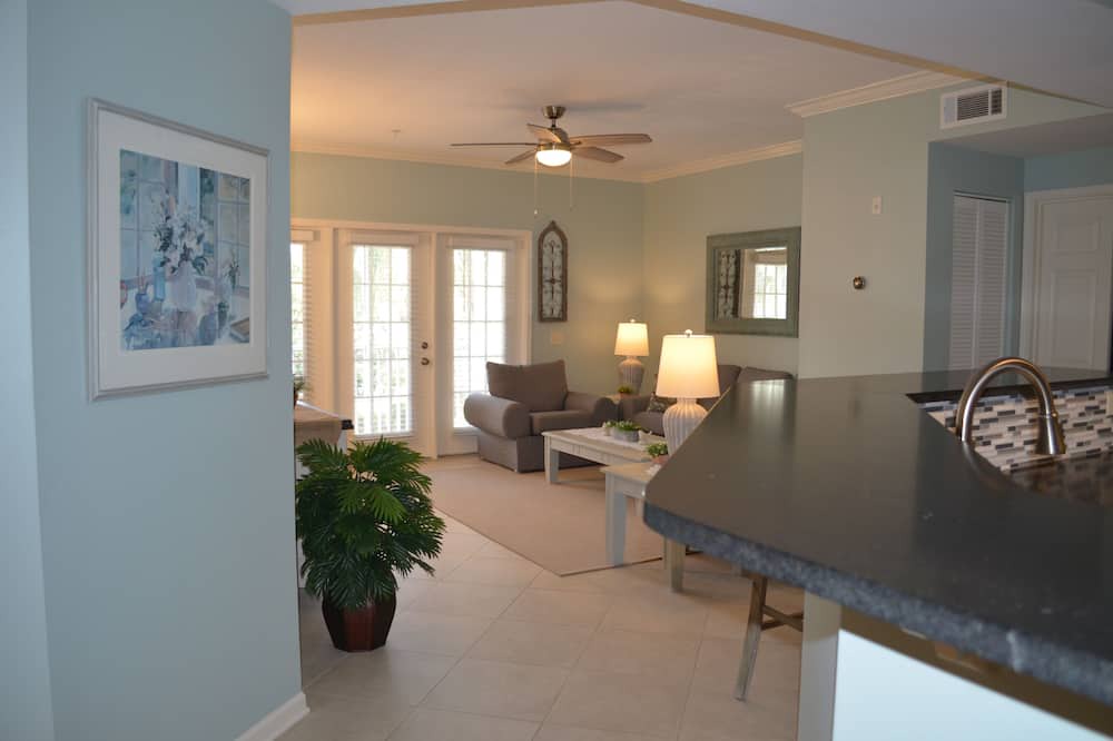 Photo of Livingroom in Saint Simons Heights
