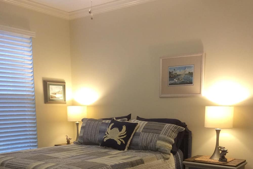 Photo of Bedroom in Saint Simons Heights