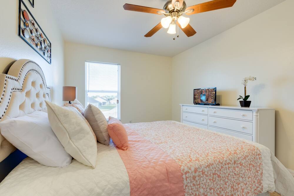 Photo of Bedroom in Tuscan Ridge