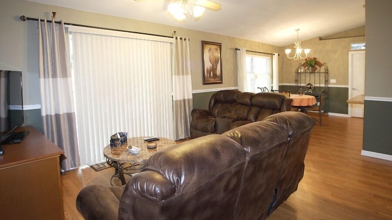 Photo of Livingroom in Candler