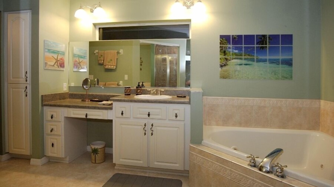 Photo of Kitchen in Candler