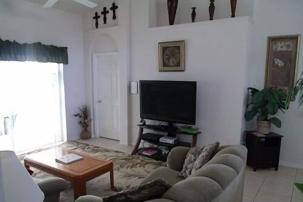 Photo of Livingroom in Bridgewater Crossing
