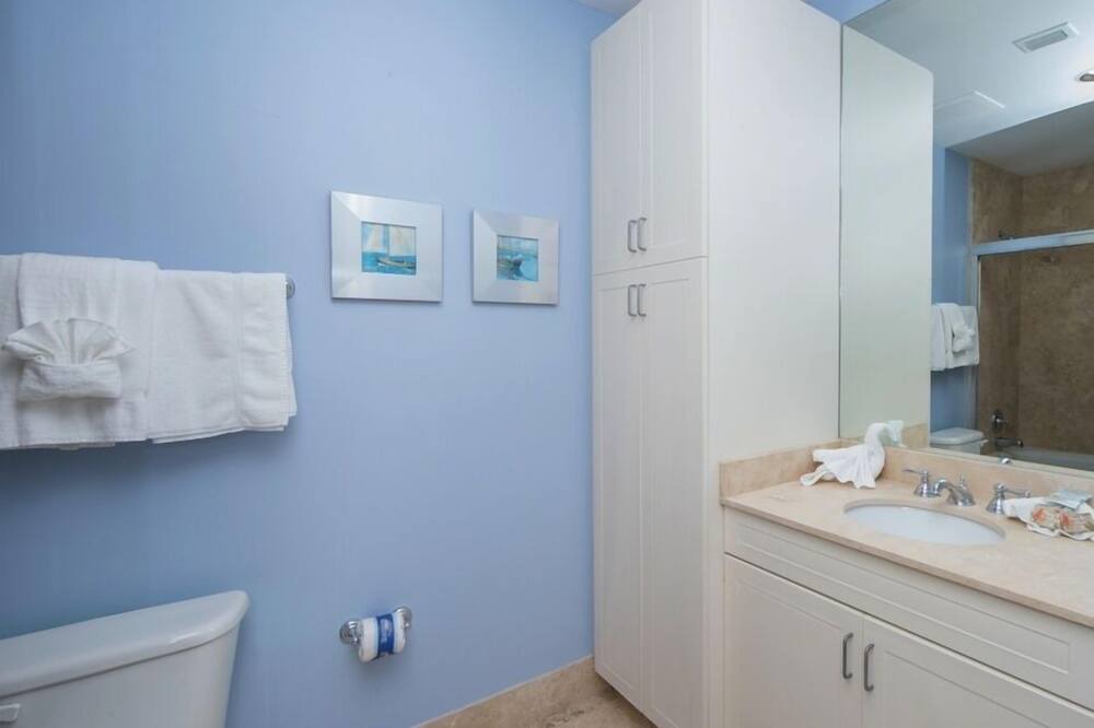 Photo of Bathroom in Ono Island
