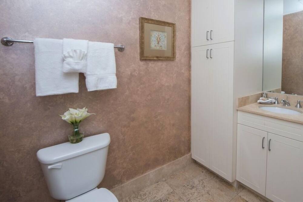 Photo of Bathroom in Ono Island
