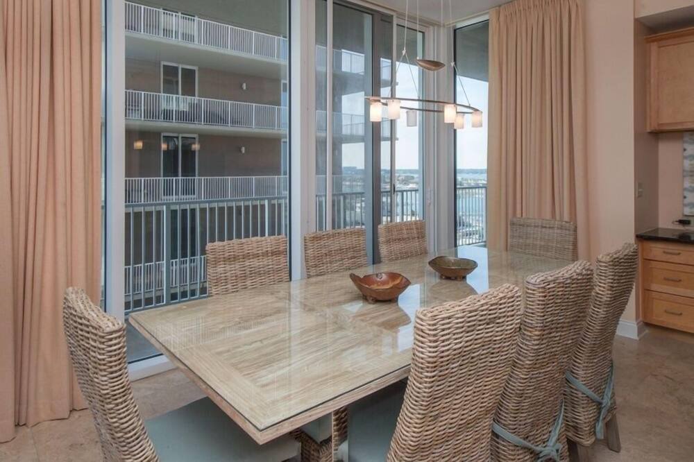 Photo of Livingroom in Ono Island