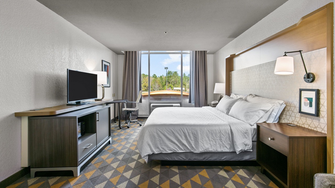 Photo of Bedroom in Lucedale