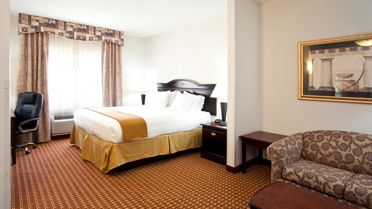 Photo of Bedroom in Clanton