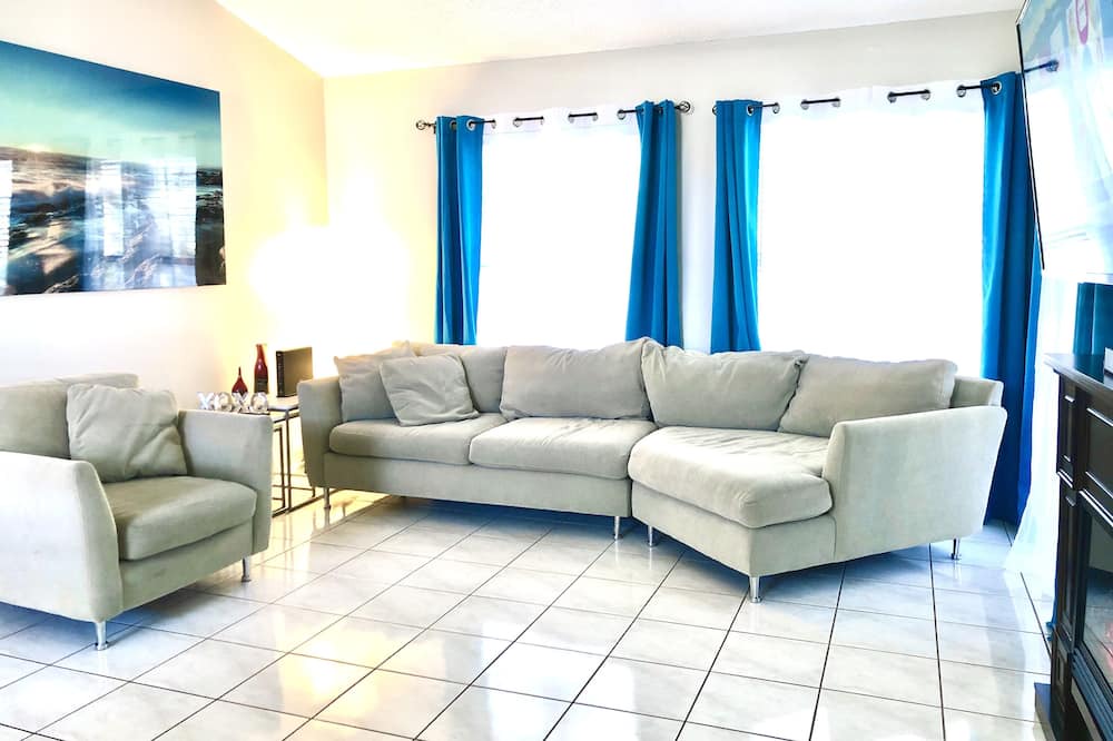 Photo of Livingroom in Williamsburg