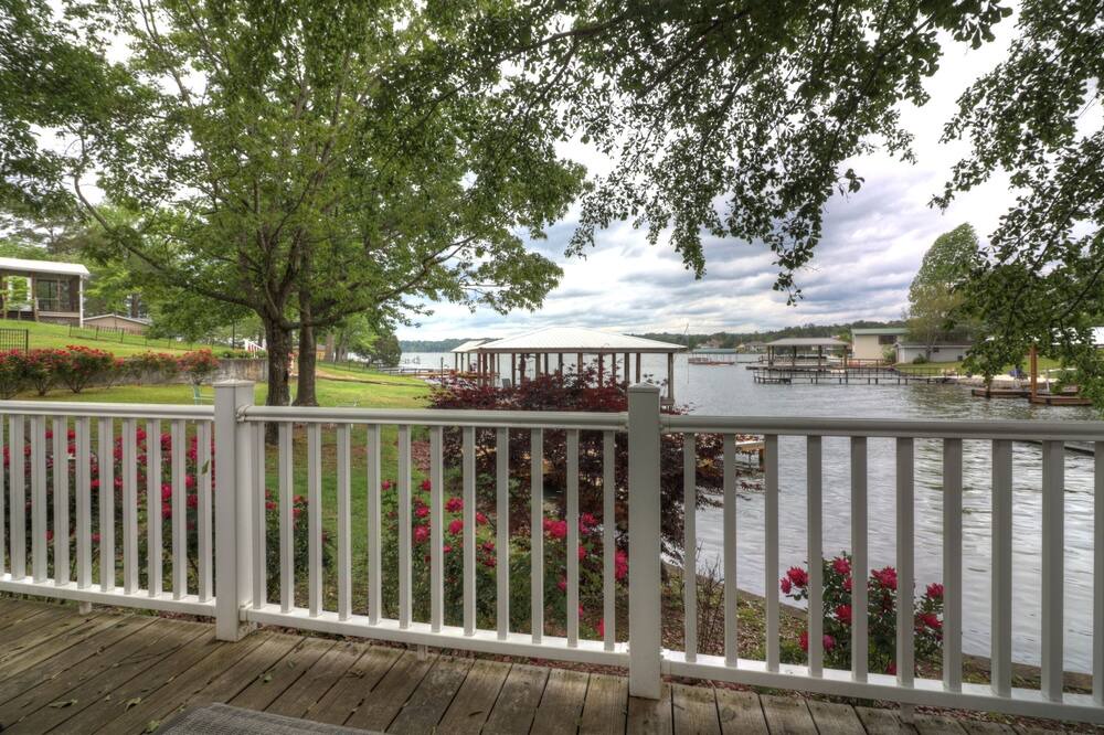 Photo of Patio Balcony in Jacksons' Gap
