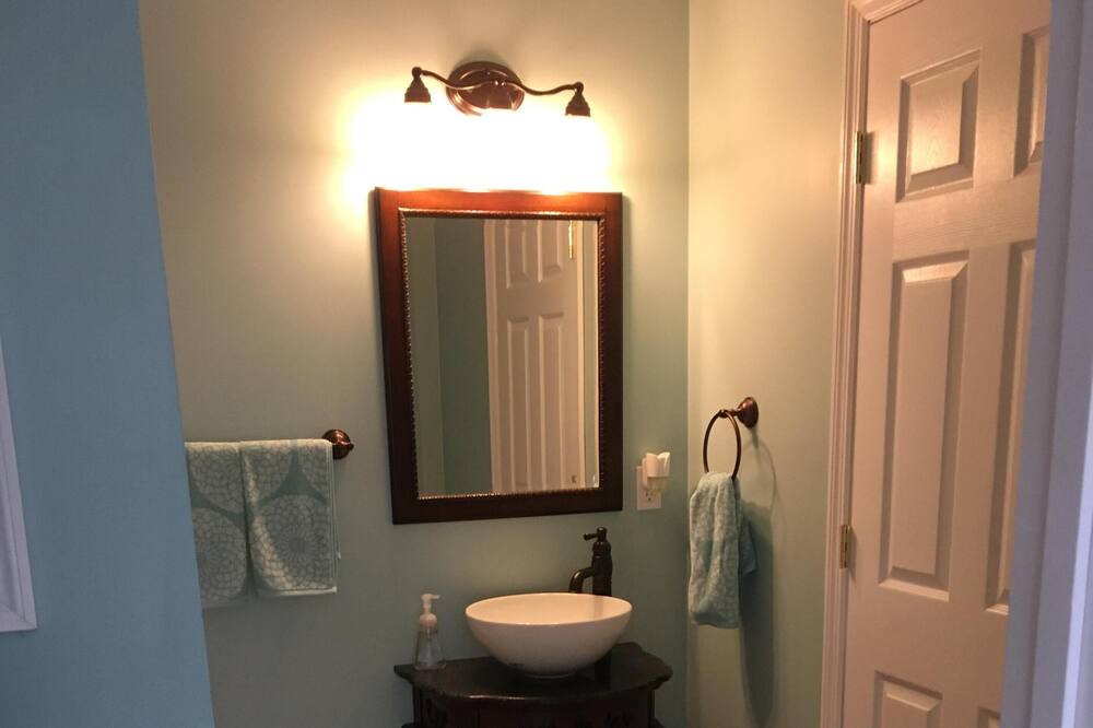 Photo of Bathroom in Jacksons' Gap