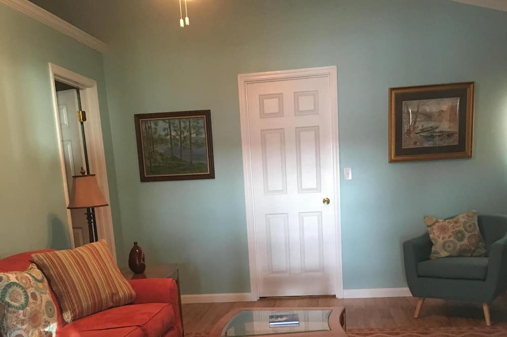 Photo of Livingroom in Jacksons' Gap