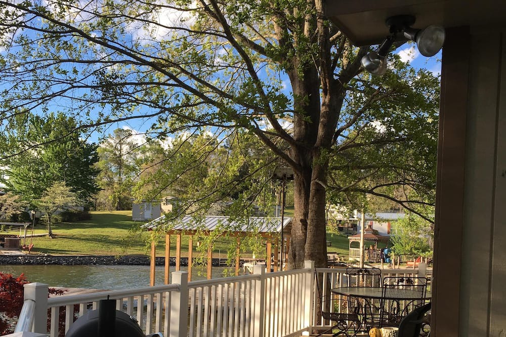 Photo of Patio Balcony in Jacksons' Gap