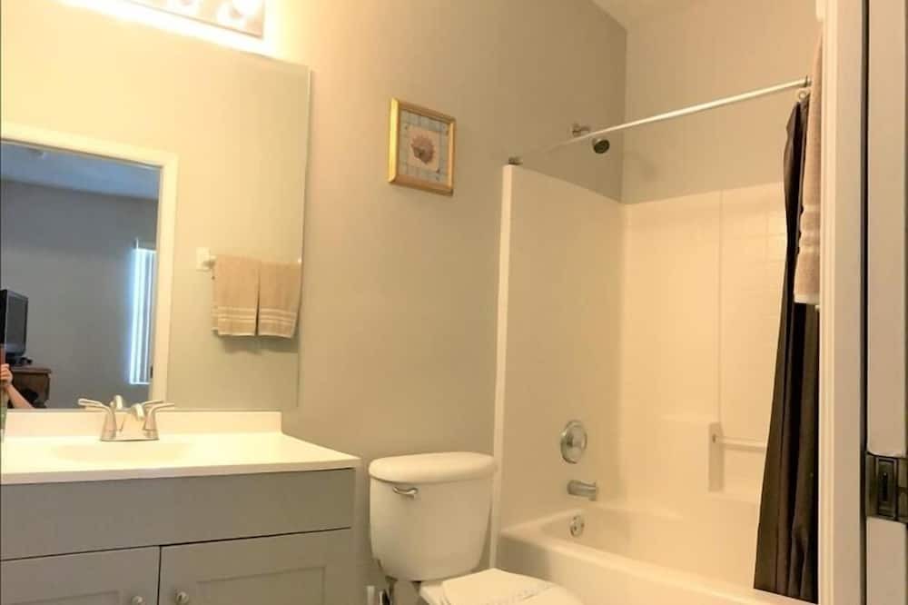 Photo of Bathroom in Sunset Ridge