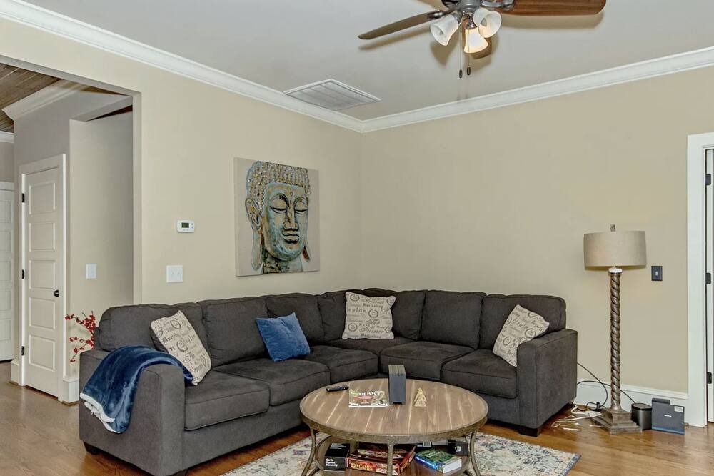 Photo of Livingroom in Smith Mountain Estates