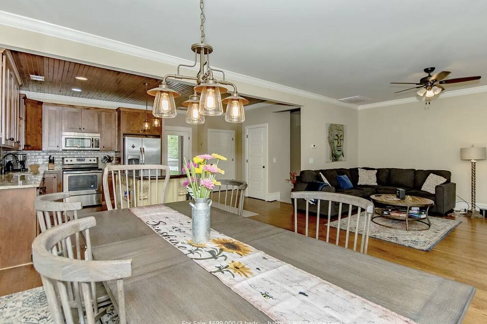 Photo of Livingroom in Smith Mountain Estates